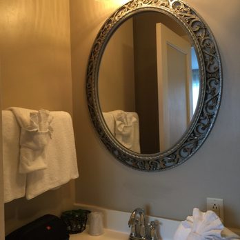 Historic Summit Inn Resort - Classy digs, including the bathroom. - Resorts Near Me - Farmington, Pennsylvania Historic Summit Inn Resort - Classy digs, including the bathroom. - Resorts Near Me - Farmington, Pennsylvania