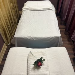 Newton Foot Spa - Massage bed at Newton Foot Spa