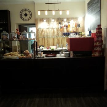 Coffee Break - Tresen - Coffee & Tea Near Me - Berlin, BE Coffee Break - Tresen - Coffee & Tea Near Me - Berlin, BE
