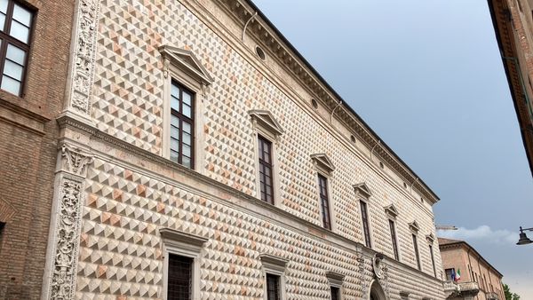 Palazzo dei Diamanti by null