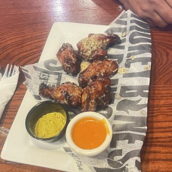 Smokey Bones Reynoldsburg - Alabama Smoked Jumbo Wings - American Near Me - Reynoldsburg, Ohio Smokey Bones Reynoldsburg - Alabama Smoked Jumbo Wings - American Near Me - Reynoldsburg, Ohio