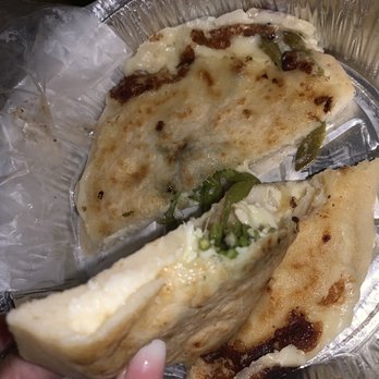 Pupusas Ridgewood - Loroco y Queso Pupusa - Salvadoran Near Me - Ridgewood, New York