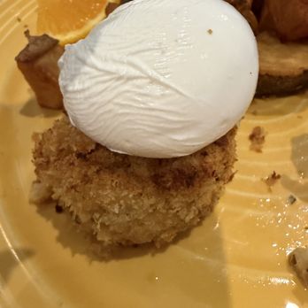 Chez Zee American Bistro - Crab cake Benedict - Desserts Near Me - Austin, Texas