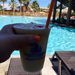 Waves Resort Corpus Christi - Pina Colada Poolside