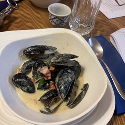 Chop Wok & Talk - Mussel in coconut curry