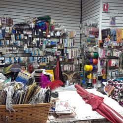Chicago Fabric Yarn & Button Sales - Front desk.