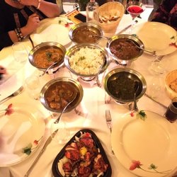 Restaurant Maharani - 2 Mix styles of chicken, fish, lambs, spinace with naan and rice