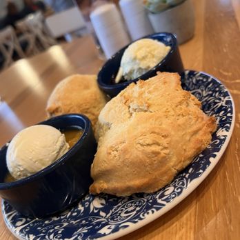Tupelo Honey Southern Kitchen & Bar - Fresh biscuits - New American Near Me - Irving, Texas