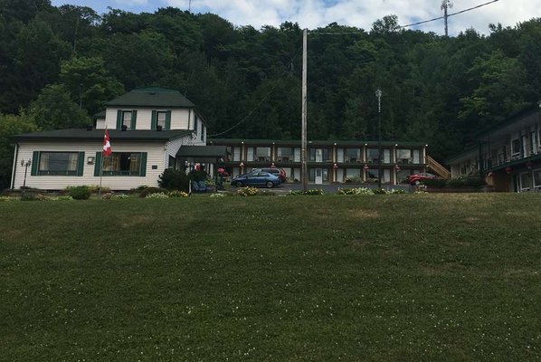 Knights Inn Huntsville, ON by null