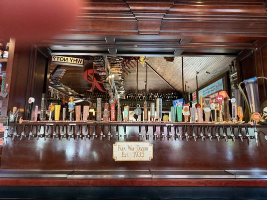 Parkway Tavern by null