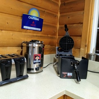 Days Inn by Wyndham Lebec - Waffle Maker - Hotels Near Me - Lebec, California Days Inn by Wyndham Lebec - Waffle Maker - Hotels Near Me - Lebec, California