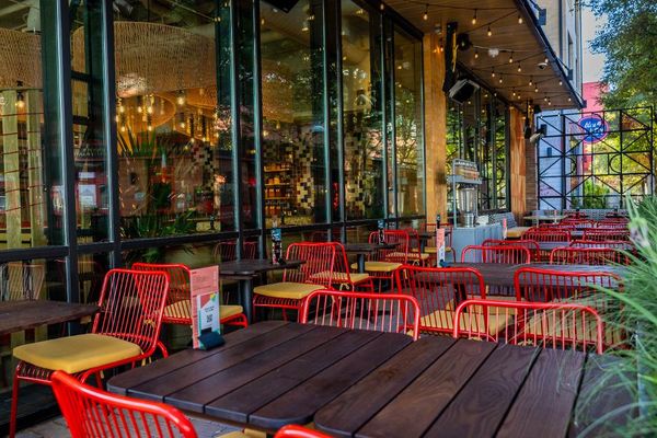 Nando's PERi-PERi by null