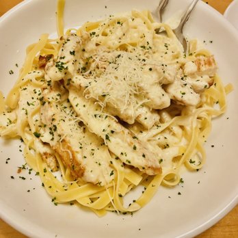 Olive Garden Italian Restaurant - Chicken Alfredo - Italian Near Me - Downingtown, Pennsylvania Olive Garden Italian Restaurant - Chicken Alfredo - Italian Near Me - Downingtown, Pennsylvania