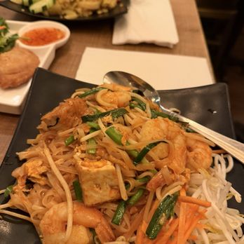 The Thonglor - Pad Thai and Pineapple Fried Rice w/o soy sauce (food allergy) - Thai Near Me - San Francisco, California The Thonglor - Pad Thai and Pineapple Fried Rice w/o soy sauce (food allergy) - Thai Near Me - San Francisco, California