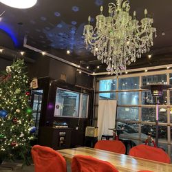 Bar 1994 - Love this chandelier!