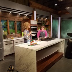 Gris Gris Kitchen - Cooking Etoufee with Tra'Renee! Yes, I know...it rhymes!