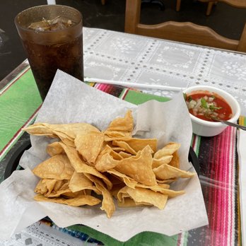 El Farolito - Chips and salsa - Mexican Near Me - Placentia, California