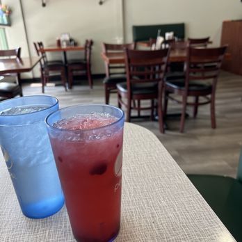 The Lunchbox Diner - Raspberry Lemonade - Diners Near Me - Mount Vernon, Washington