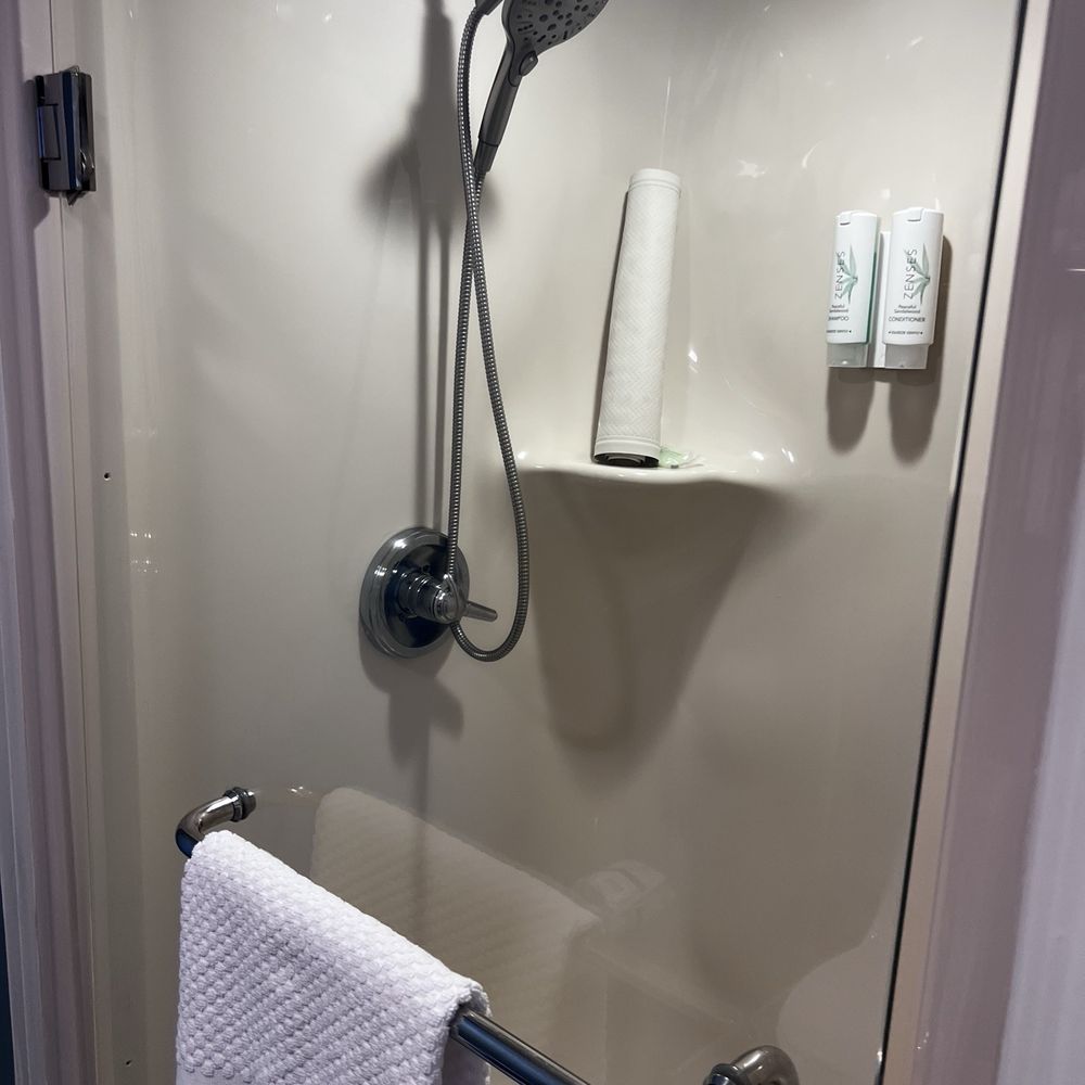 Sleep Inn On The Beach - Shower - Hotels Near Me - Orange Beach, Alabama Sleep Inn On The Beach - Shower - Hotels Near Me - Orange Beach, Alabama