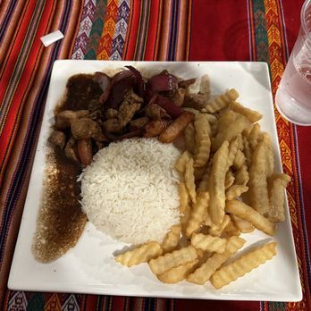 Nebraska del Peru - Pollo Saltado - New American Near Me - Omaha, Nebraska