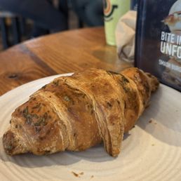 Pistachio Croissant