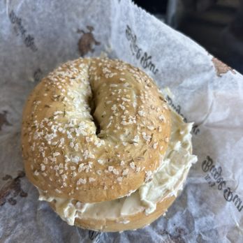 Jeff's Bagel Run - Rosemary salt bagel with roasted jalapeño cream cheese - Coffee & Tea Near Me - Orlando, Florida Jeff's Bagel Run - Rosemary salt bagel with roasted jalapeño cream cheese - Coffee & Tea Near Me - Orlando, Florida