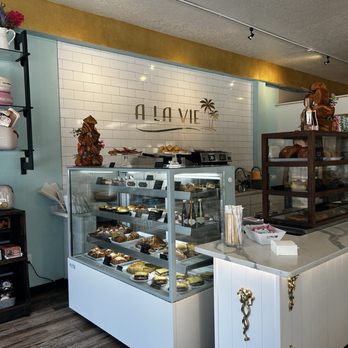 A La Vie - French Near Me - Cocoa Beach, Florida