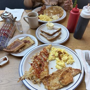 Scotty's Cafe - Grilled Chicken & Eggs - Diners Near Me - Vallejo, California