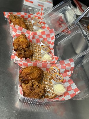Dinah's Chicken Glendale by null
