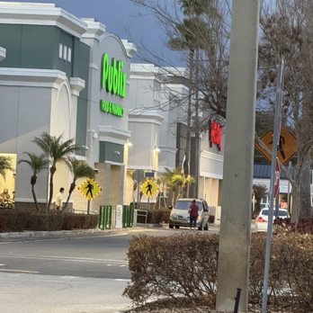 Burlington - Parking lot - Department Stores Near Me - Casselberry, Florida