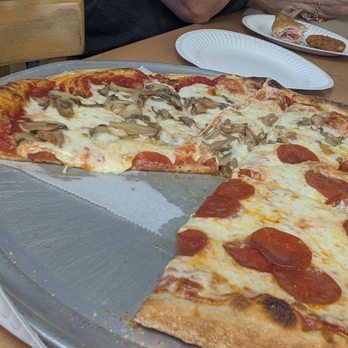 Vito's Pizza N Sub Shop - 1/2 mushroom and 1/2 pepperoni - Pizza Near Me - Barrington, New Jersey