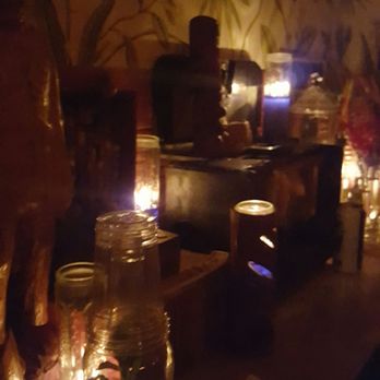Broken Shaker - Candlelight all around - Cocktail Bars Near Me - Miami Beach, Florida