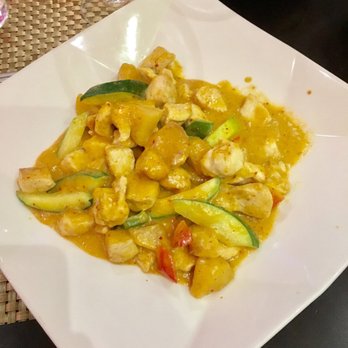 Red Lotus - Red Thai coconut chicken curry, pretty damn good! - Asian Fusion Near Me - Shelton, Connecticut