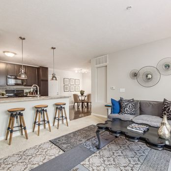 Berkley House - Living Room - Apartments Near Me - Upper Arlington, Ohio
