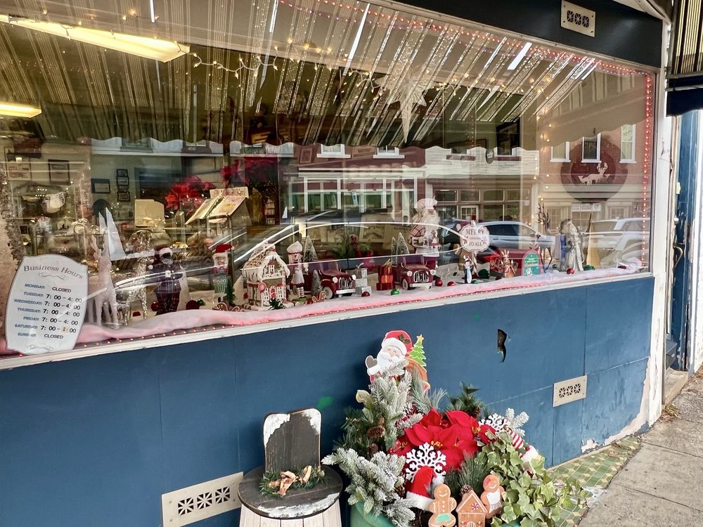 Knakal's Bakery Image