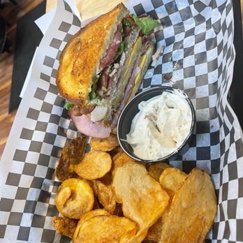 Grandview Diner - Home made potato chips with a home made French onion dip and 1/2 of a club sandwich! - Burgers Near Me - Beaver, West Virginia