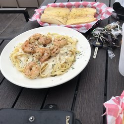 New York Pizza and Pasta - Shrimp Alfredo & Garlic Bread