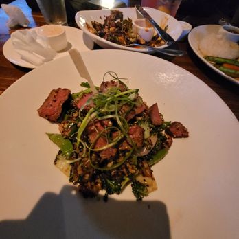 Yard House - Steak bowl - New American Near Me - San Antonio, Texas