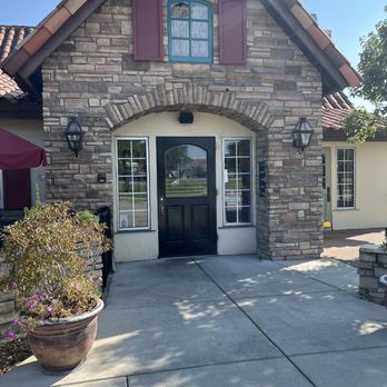 Mimi's Cafe - Front - American Near Me - Chesterfield, Missouri