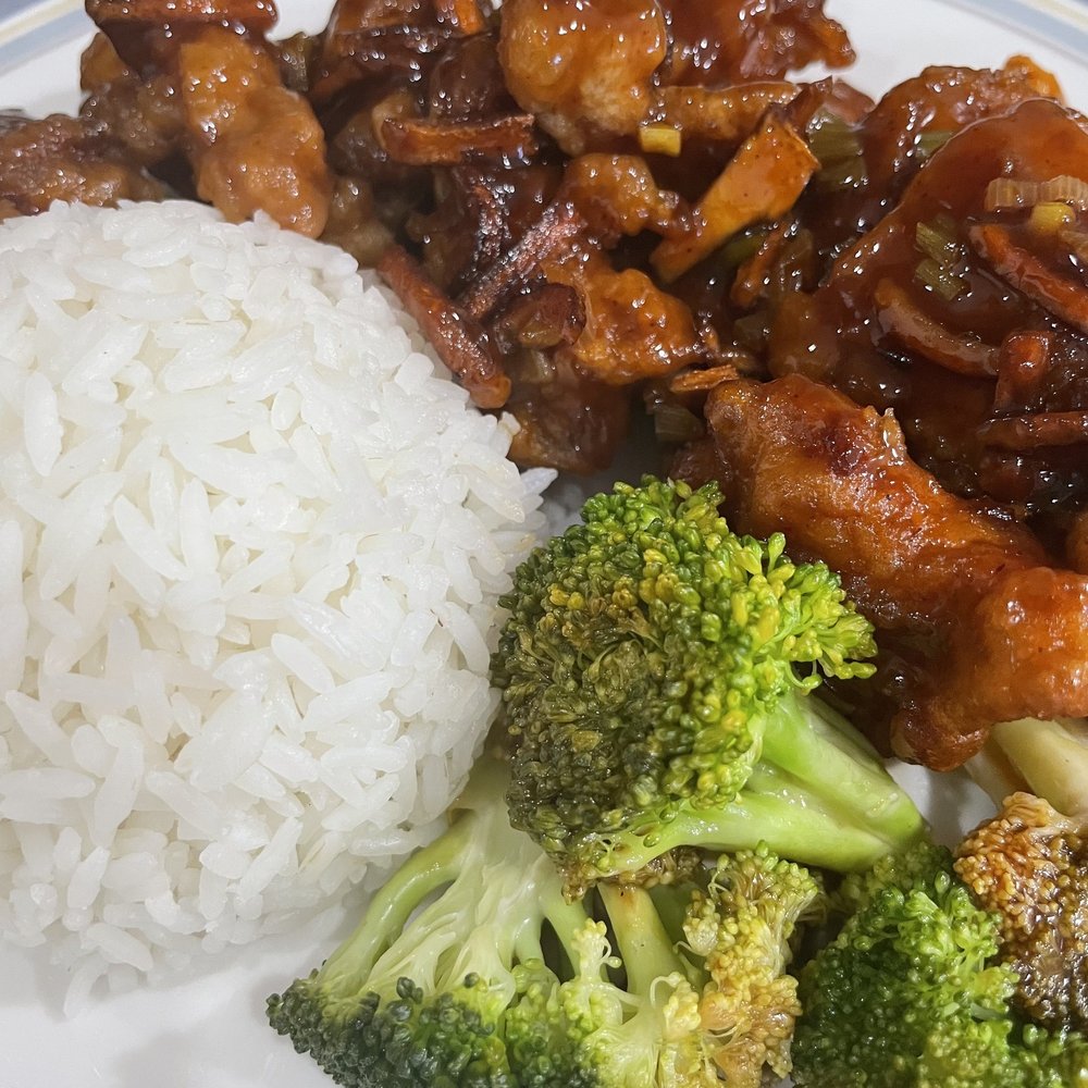 Little Dragons Chinese Restaurant - Orange Chicken and white rice - Chinese Near Me - Columbus, Ohio Little Dragons Chinese Restaurant - Orange Chicken and white rice - Chinese Near Me - Columbus, Ohio