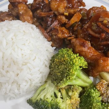 Little Dragons Chinese Restaurant - Orange Chicken and white rice - Chinese Near Me - Columbus, Ohio