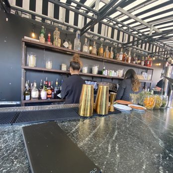 Pod 39 Hotel - Another angle of the bar and drink options - Hotels Near Me - New York, New York Pod 39 Hotel - Another angle of the bar and drink options - Hotels Near Me - New York, New York