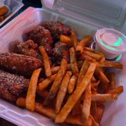 Connor's Pub - Lemon pepper wings and fries