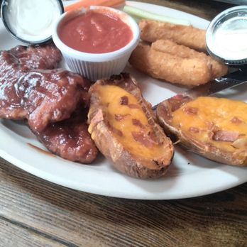 Rodney's Restaurant and Lounge - Rodneys Sampler:2 mozzarella sticks, 2 loaded potato skins, and 3 chicken fingers - New American Near Me - Hamburg, New York