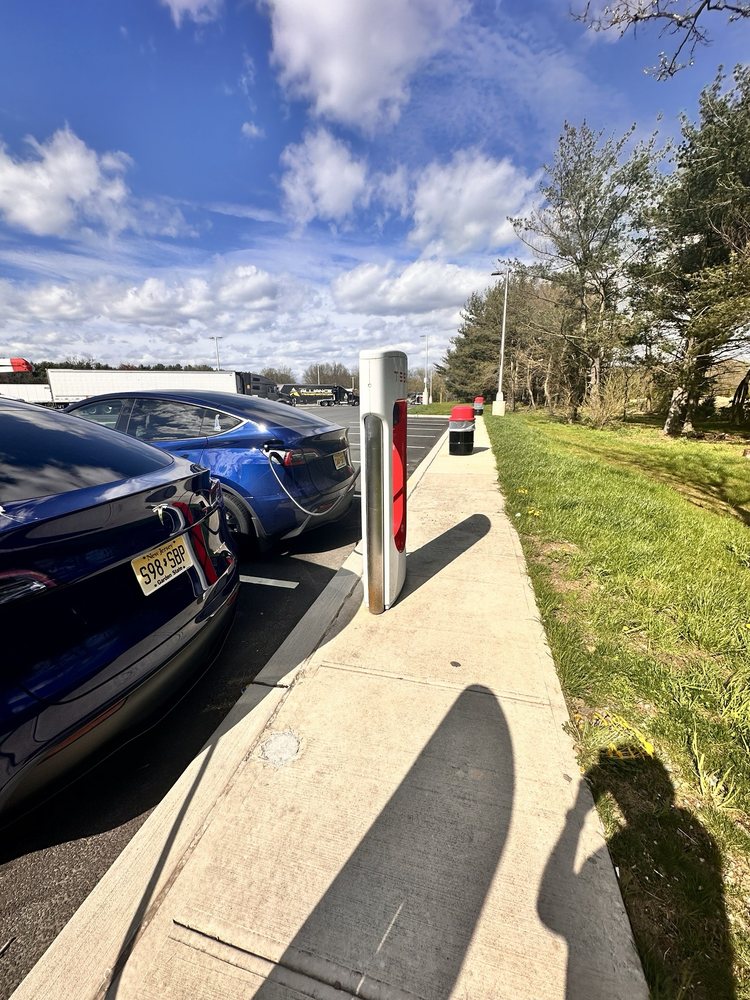 TESLA SUPERCHARGER Updated May 2024 1400 NJ Turnpike, Mount Laurel