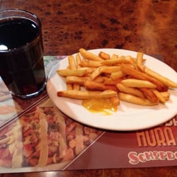 SchopDog - Porción de papas fritas pequeña ($990) y bebida ($990)