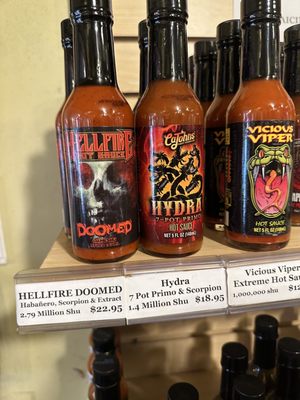 Suzies Hot Shoppe by null