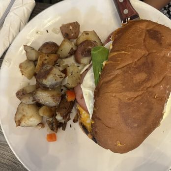 Taste Cafe - Breakfast & Brunch Near Me - Half Moon Bay, California