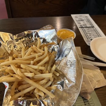 The Howard Street Inn - Cheese fries - Sports Bars Near Me - Niles, Illinois The Howard Street Inn - Cheese fries - Sports Bars Near Me - Niles, Illinois