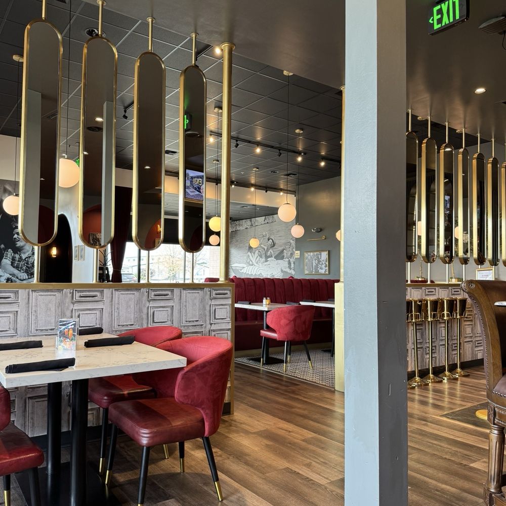 ENZO Italian Restaurant - Dining room - Italian Near Me - Moses Lake, Washington